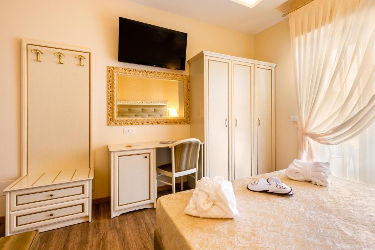 מילאנו מריטימה Hotel Mazzanti מראה חיצוני תמונה