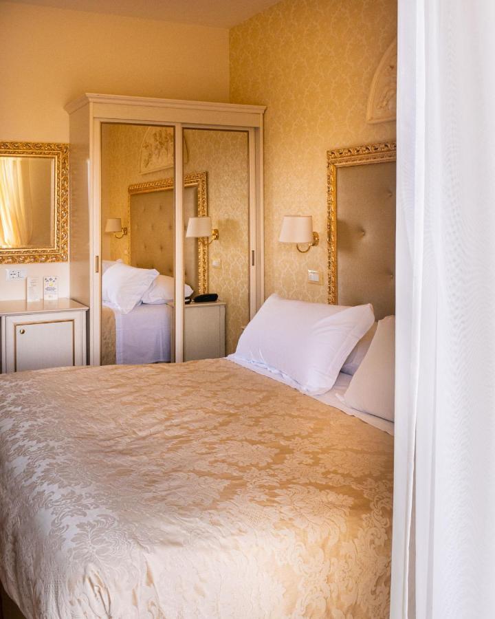 מילאנו מריטימה Hotel Mazzanti מראה חיצוני תמונה